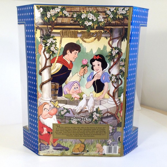 Vintage Disney's Classic Doll Collection Snow White #88002 Factory Sealed 1997 - Picture 6 of 12